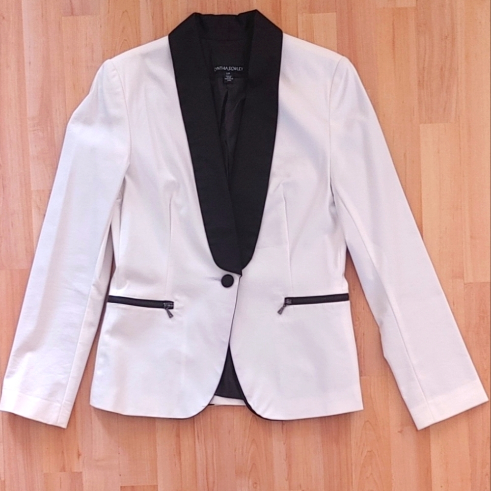 Tuxedo White and black satin blazer size Small Cynthia Rowley